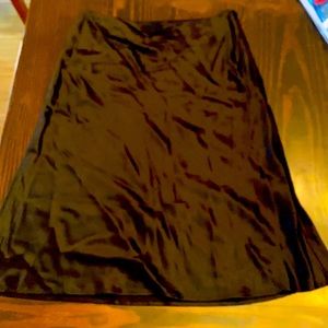 The Limited sz 12 satin skirt. Never worn. Classic
